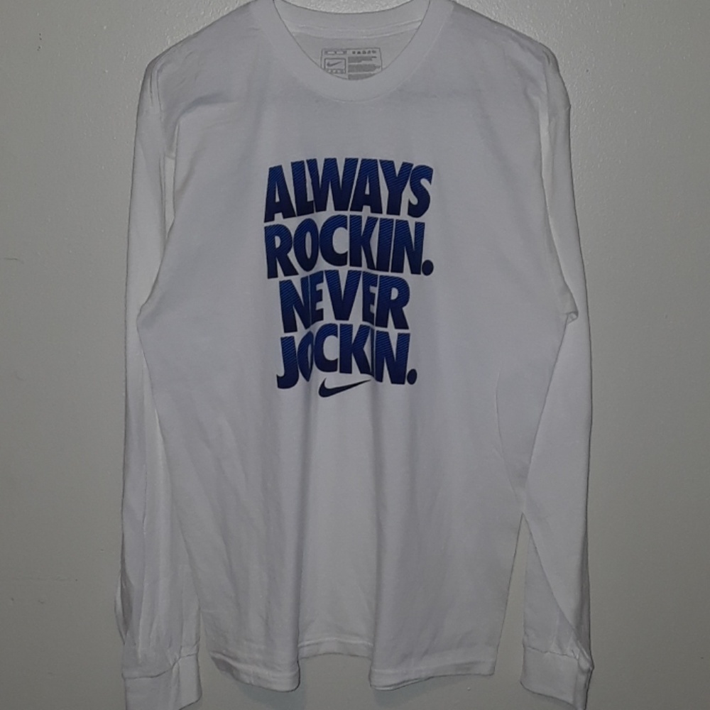 NWOT Nike long sleeve shirt